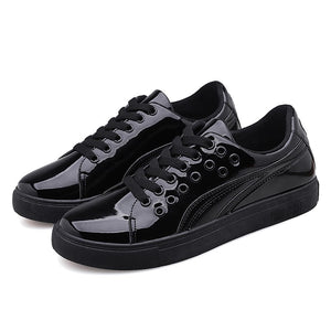 2022 New Fashion Red Men's Skateboard Sneakers Comfortable Glitter Leather Sneakers Men Flat Low Sneakers Men zapatillas hombre